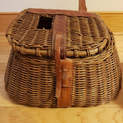 Fishing Creel Basket and Galvanized Minnow Bait Bucket (B1-KD)