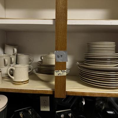 Plates, dishes, and mugs