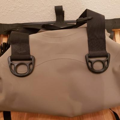 NIB Columbia Chest Bag, Cebela's/Orvis Nets and More (B1-KD)