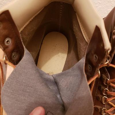 NIB Columbia Chest Bag, Cebela's/Orvis Nets and More (B1-KD)