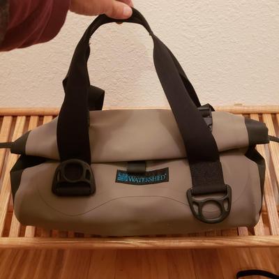 NIB Columbia Chest Bag, Cebela's/Orvis Nets and More (B1-KD)