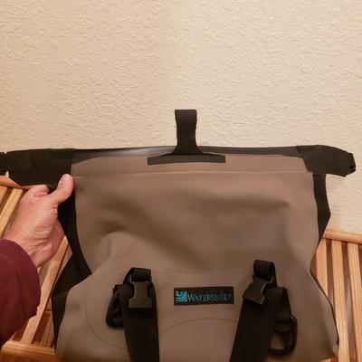 NIB Columbia Chest Bag, Cebela's/Orvis Nets and More (B1-KD)