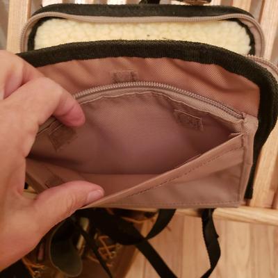 NIB Columbia Chest Bag, Cebela's/Orvis Nets and More (B1-KD)