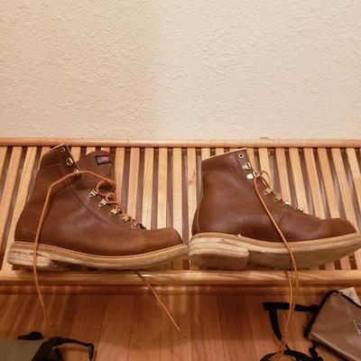 NIB Columbia Chest Bag, Cebela's/Orvis Nets and More (B1-KD)