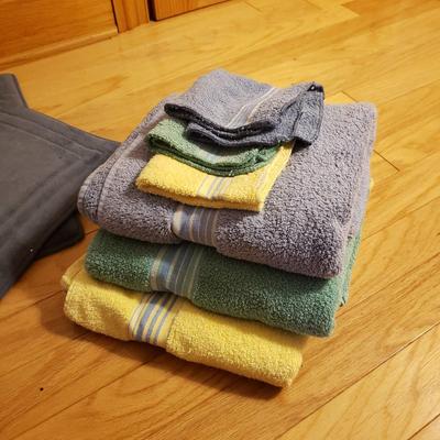 Canon, Fieldcrest and Target Home Towels, Bath Mats and More (B1-KD)