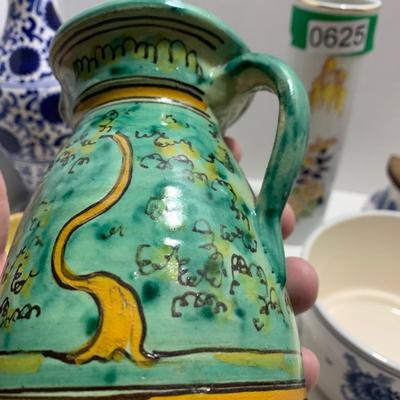 World Traveler Art Pottery / Porcelain Lot Italy England Holland +++