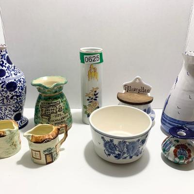 World Traveler Art Pottery / Porcelain Lot Italy England Holland +++