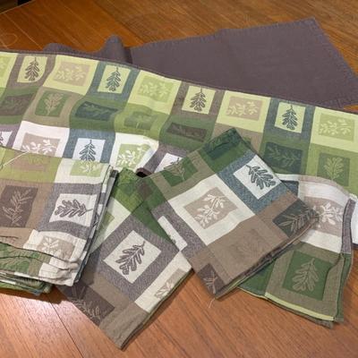 Mostly Fall Holiday Dining Linens Lot -Tablecloths Placemats