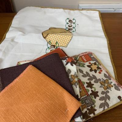 Mostly Fall Holiday Dining Linens Lot -Tablecloths Placemats
