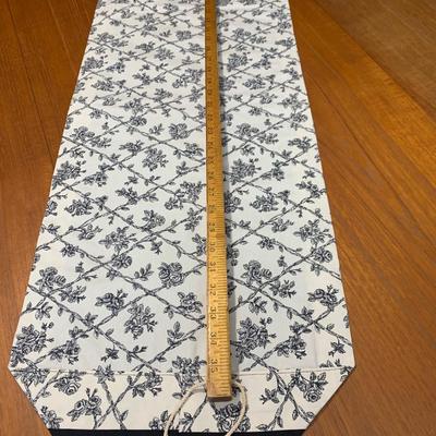 Mostly Fall Holiday Dining Linens Lot -Tablecloths Placemats