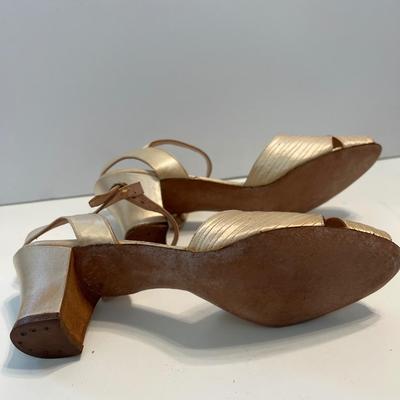 1940’s Turrell Wedding Shoes & Two Hats