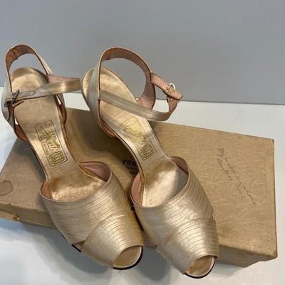 1940’s Turrell Wedding Shoes & Two Hats