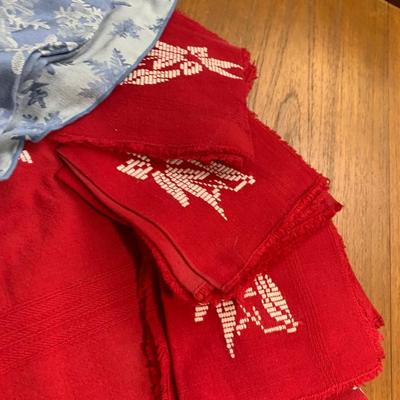 Large Tub - Christmas Dining Linens Lot - Table Runners Tablecloths Napkins Placemats