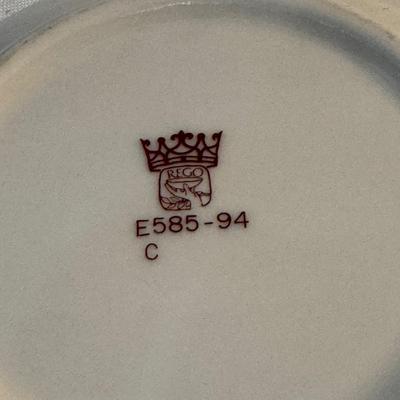 Collectible Souvenir Matches, Ash Trays, and Playing Cards (LR-DZ)