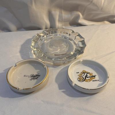 Collectible Souvenir Matches, Ash Trays, and Playing Cards (LR-DZ)