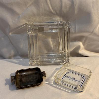 Collectible Souvenir Matches, Ash Trays, and Playing Cards (LR-DZ)