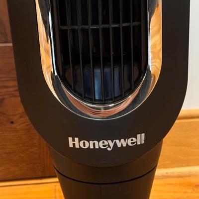 Two Honeywell Tower Fans (LR-DZ)