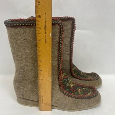 Vintage Russian Wool Style Slipper Boots