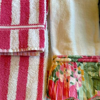 Pink hand towel set
