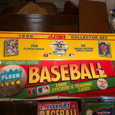 Large Lot of Baseball Cards