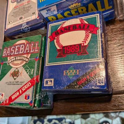 Large Lot of Baseball Cards