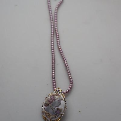 Genuine Gems envogue palladium Silver 18k yellow gold hand-carved tiger shell cameo w/ amethyst & Pearl Necklace