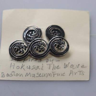 Hokusai the Wave pine and earrrings