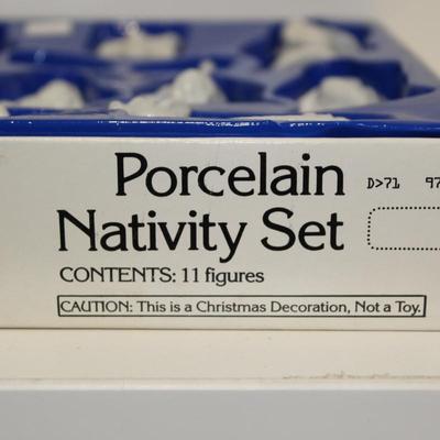 Vintage Sears Trim Shop 12 piece Porcelain Bisque Nativity Set