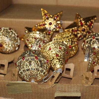 GOLDEN TREE ORNAMENTS