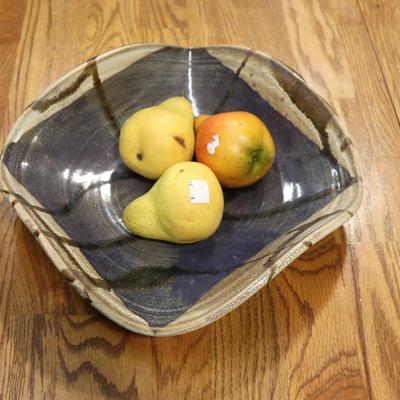 Clay fruit holder