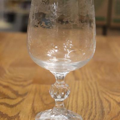 Vintage Etched wine glasses with gold rim (set of 5)