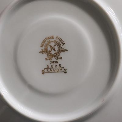 Lot of nortiake savoy saucers and tea cups