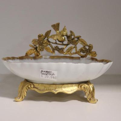White and Gold Majestic soap dish
