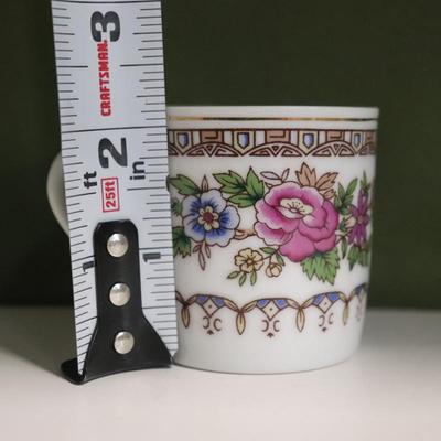 Vintage Floral Pattern 4.5" Demitasse Saucer Gold Rim and tea cup