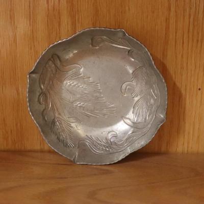 Vintage Cast Pewte wheat salk bowl