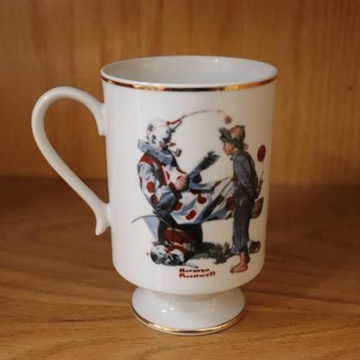 Vintage Norman Rockwell Scenery “Circus Clown” Coffee Mug In Fine Porcelain