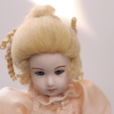 Vtg Porclean dolls