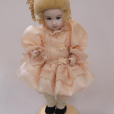 Vtg Porclean dolls