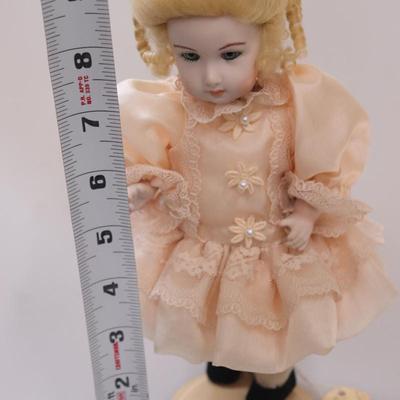 Vtg Porclean dolls