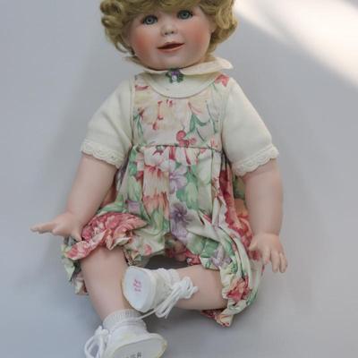 1994 The Hamilton Collection CHELSEA Porcelain Doll by Connie Walser Derek CUTE!
