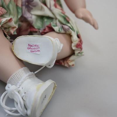 1994 The Hamilton Collection CHELSEA Porcelain Doll by Connie Walser Derek CUTE!