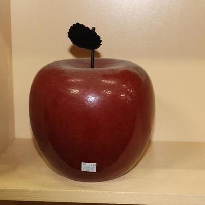 TA Giant Apple