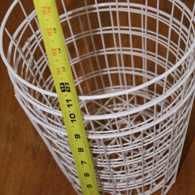 Lot of 3 wire trashcans