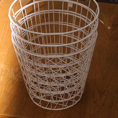 Lot of 3 wire trashcans