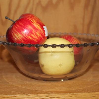Clear bowl with bubbled rim (fruit included)