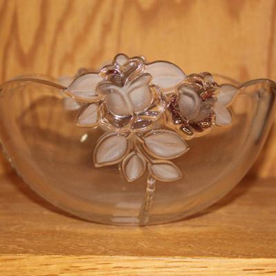 Vintage Clear Glass Etched Leaves Flowers Bowl About 10 1/2" Y2