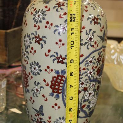 Antique Chinese Porcelain Vase