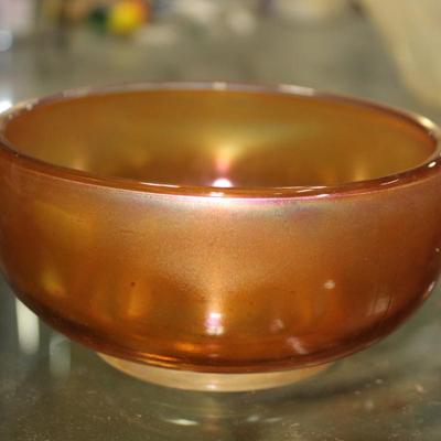 MID CENTURY/MODERN IRIDESCENT GOLD GLASS BOWL