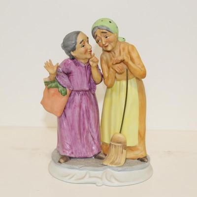 Vtg Lefton 2 Old Woman Gossiping Bisque Figurine 2568 Hand Painted 7.5" Tall