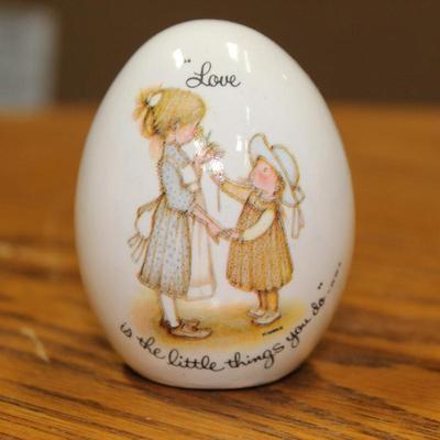 Vintage Holly Hobbie Ceramic Egg Decor "Love Is The Little Things You Do" EUC